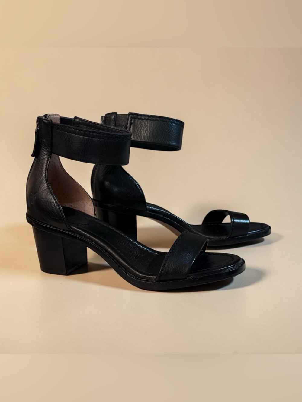 FRYE Brielle Back Zip Black Leather Block Heel Sandals 7.5M